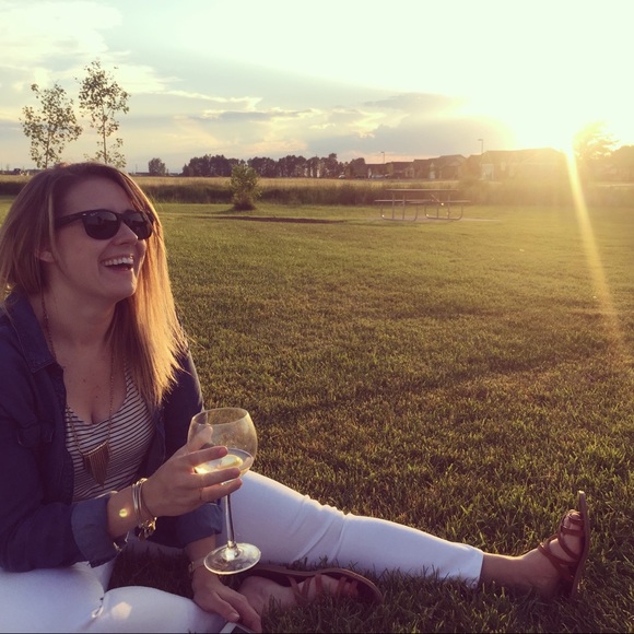 Meet Your Posher, Mandy! ✨ - Picture 2 of 4